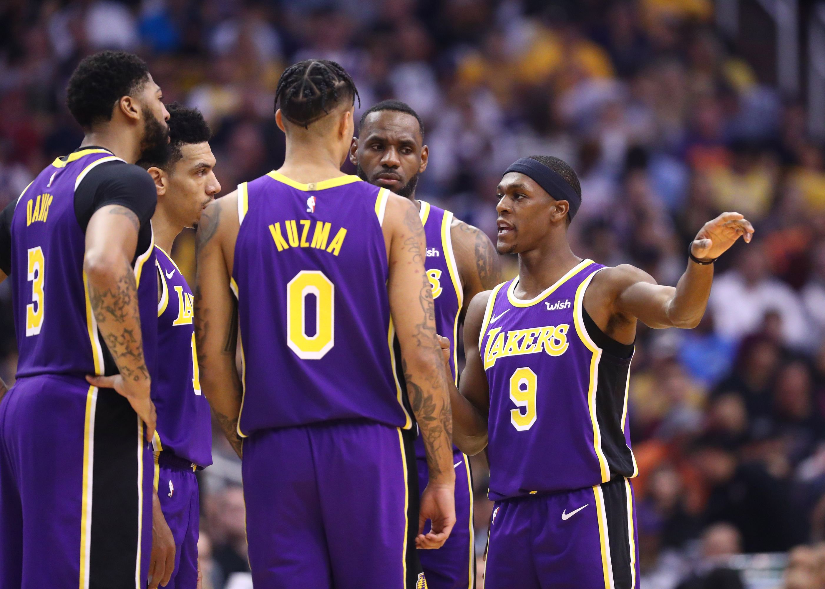 高开低走 高开低走